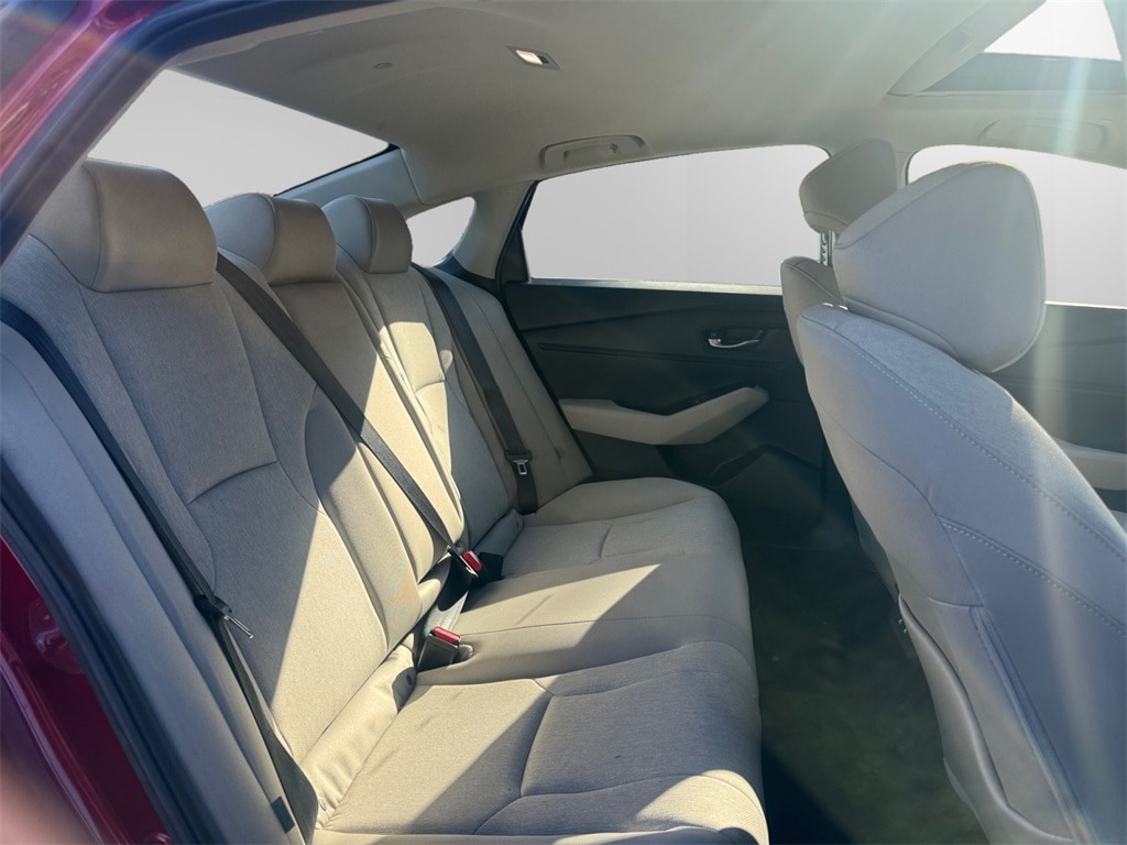2025 Honda Accord SE - Photo 16