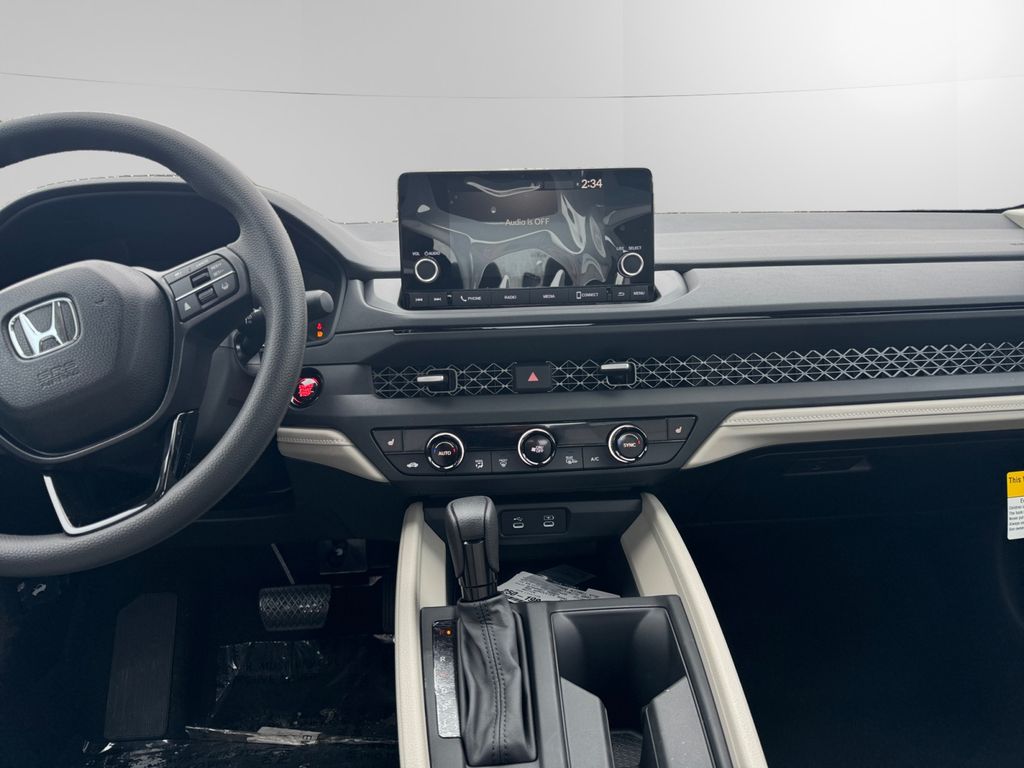 2025 Honda Accord SE - Photo 16