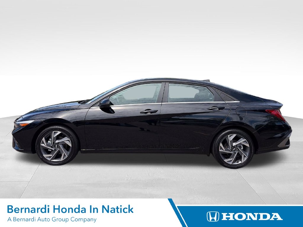 Used 2025 Hyundai Elantra Hybrid Limited Sedan