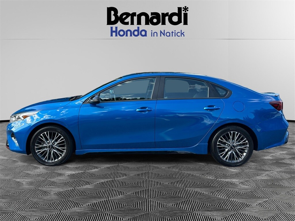 2023 Kia Forte GT-Line photo 4