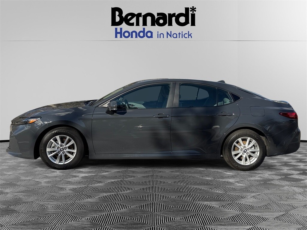 2025 Toyota Camry LE photo 4