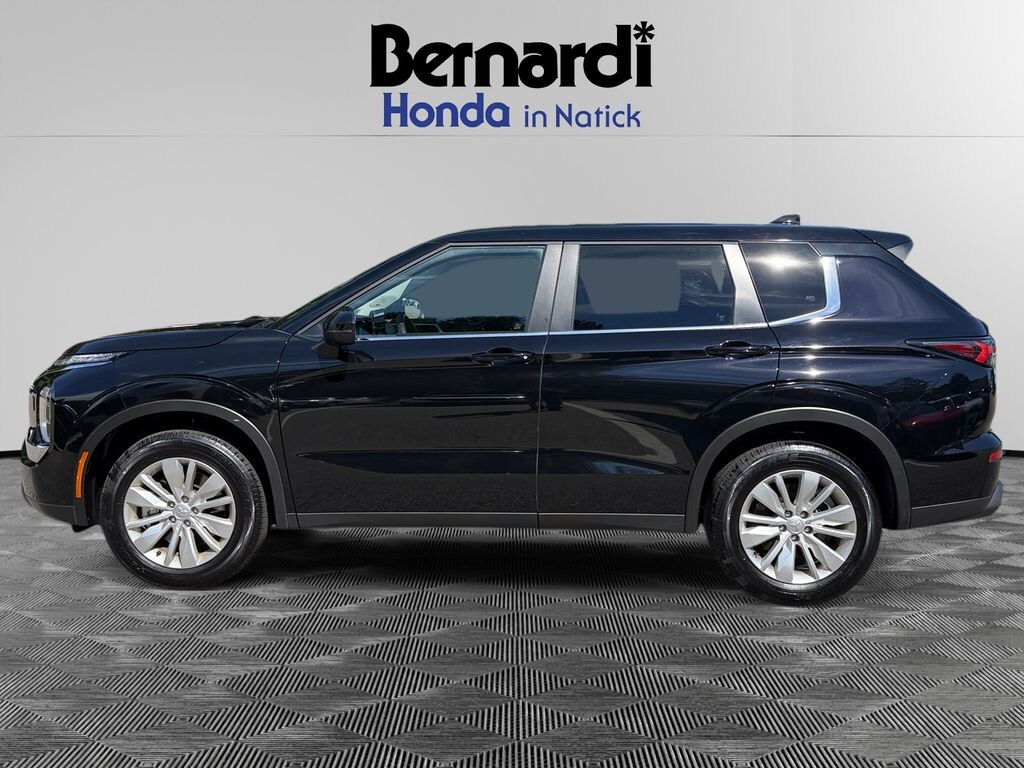 Used 2025 Mitsubishi Outlander ES SUV