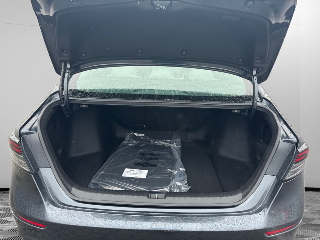 2025 Honda Accord SE - Photo 9