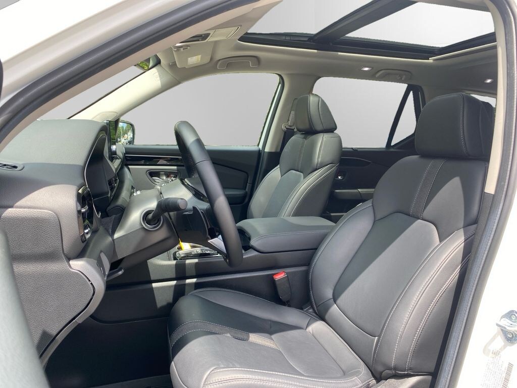 Certified 2025 Honda Pilot Touring SUV