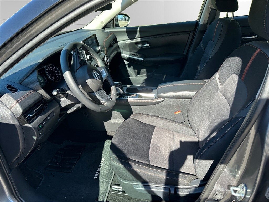 2022 Nissan Sentra SR photo 3