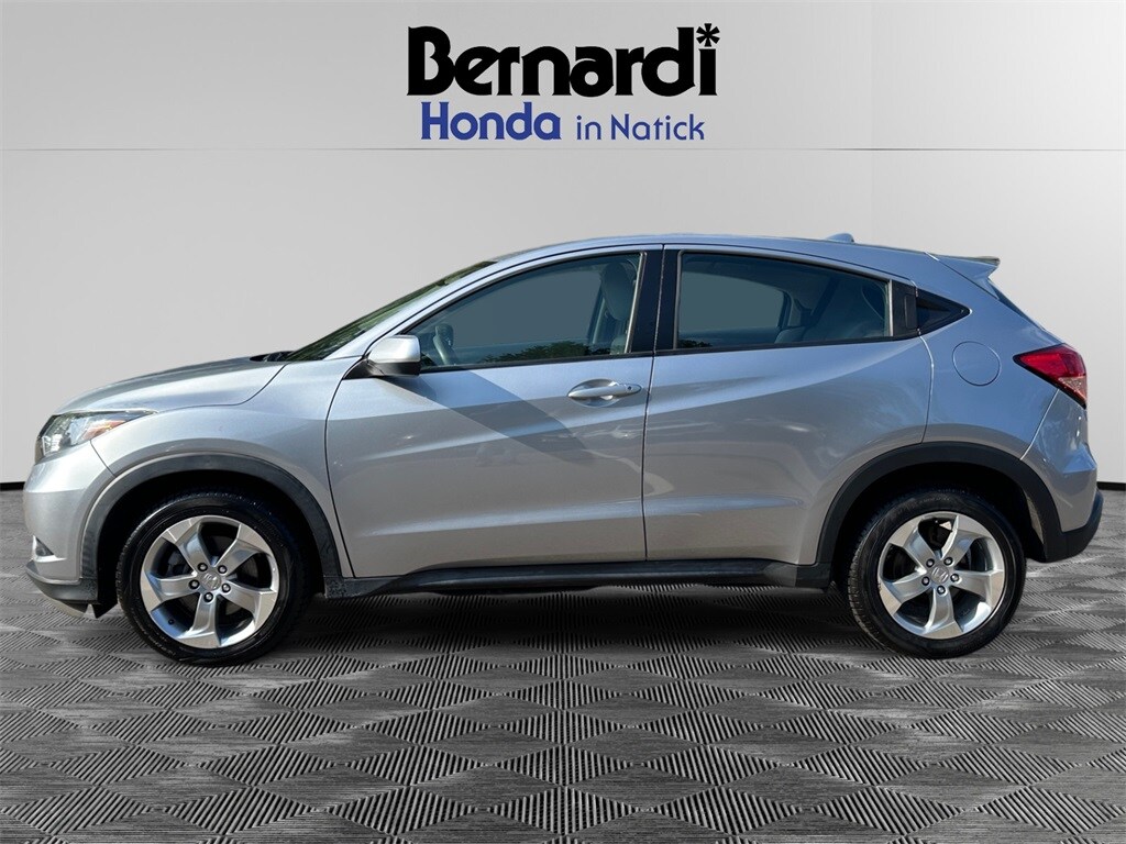 2017 Honda HR-V LX photo 2