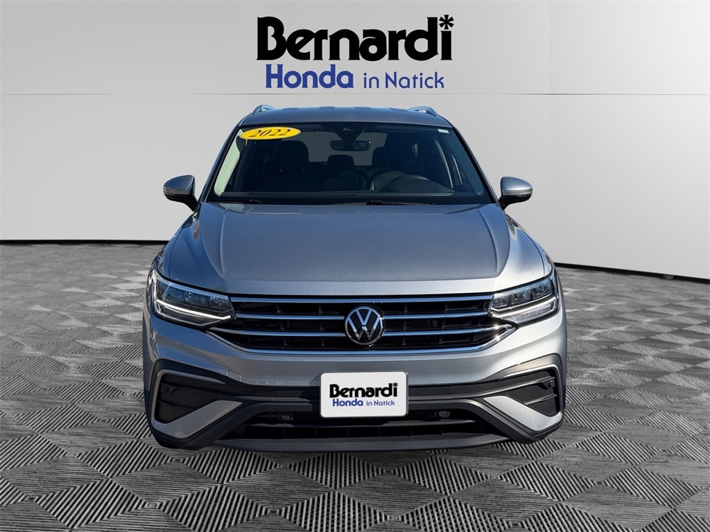 2022 Volkswagen Tiguan SE's photo