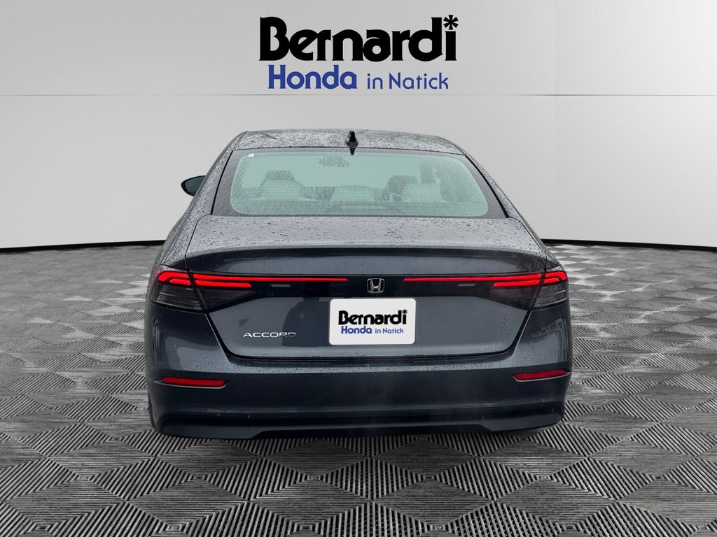 2025 Honda Accord SE - Photo 8