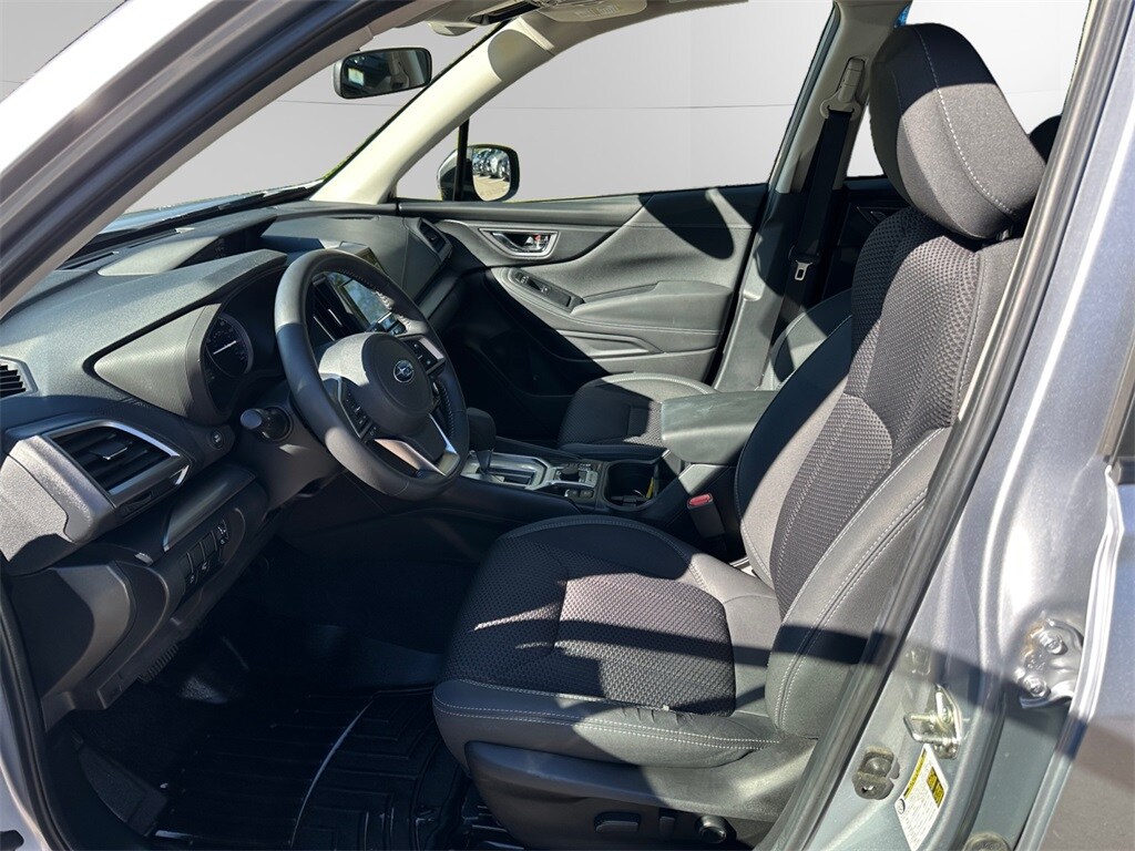 2020 Subaru Forester Premium photo 3