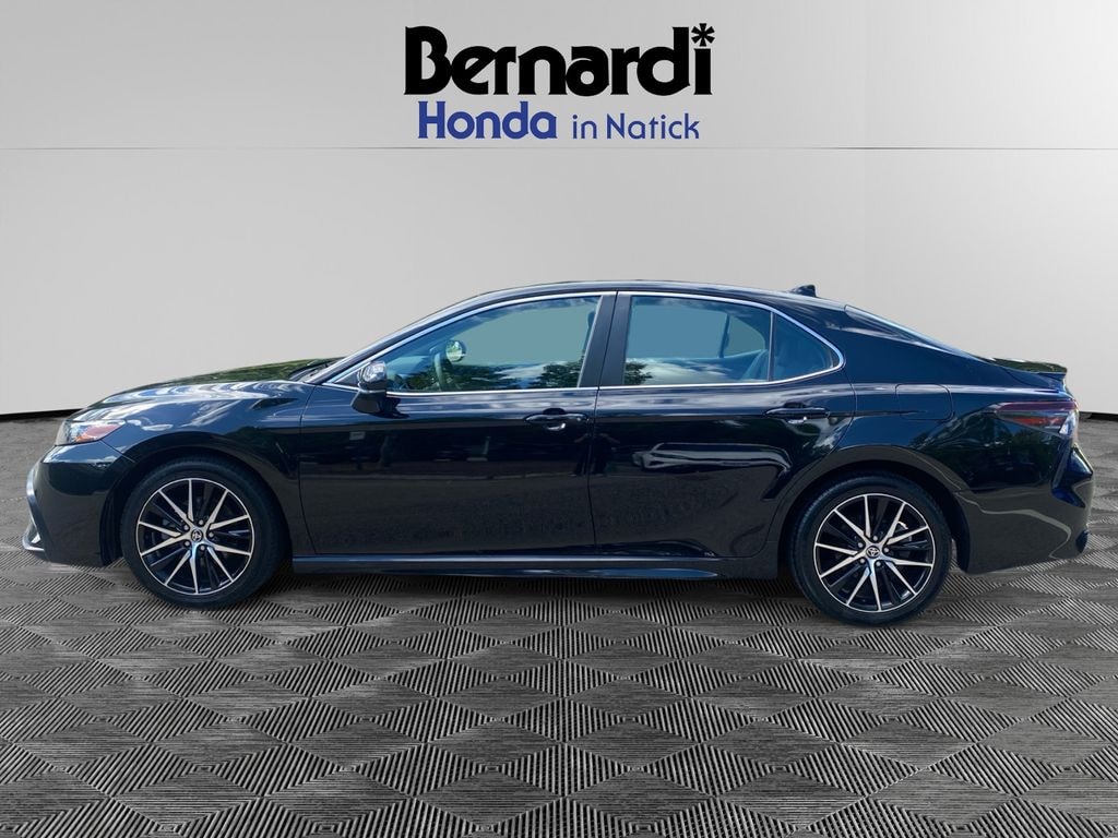 Used 2021 Toyota Camry SE Sedan