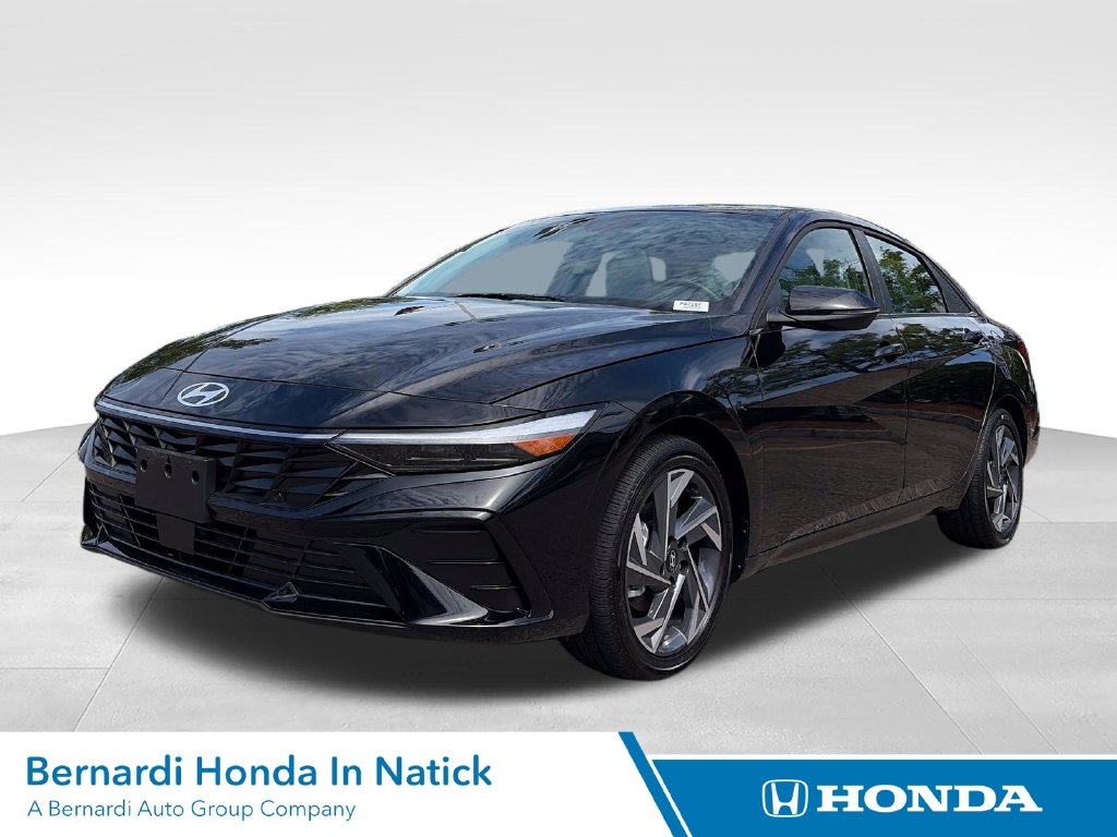 Used 2025 Hyundai Elantra Hybrid Limited Sedan