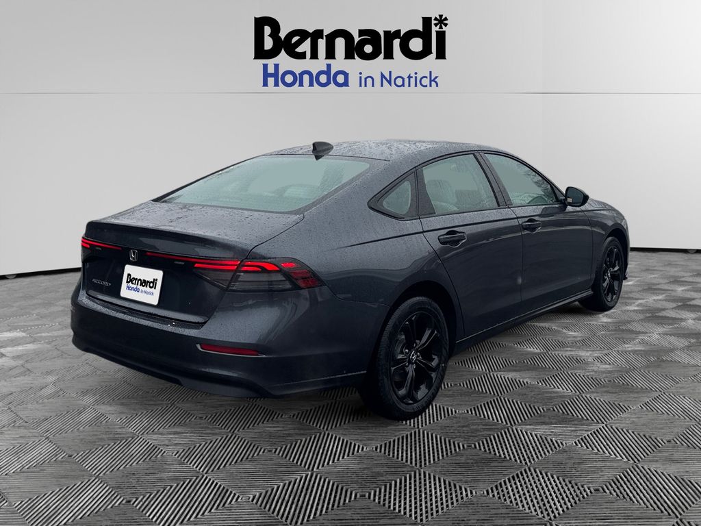 2025 Honda Accord SE - Photo 18
