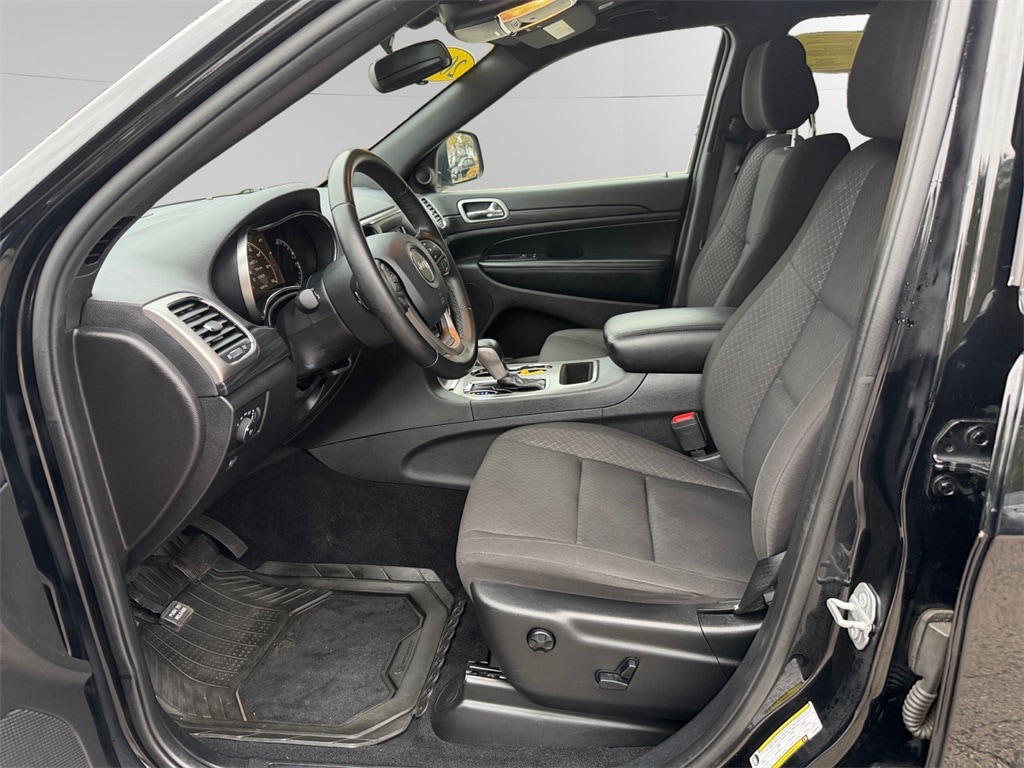 Used 2020 Jeep Grand Cherokee Laredo SUV