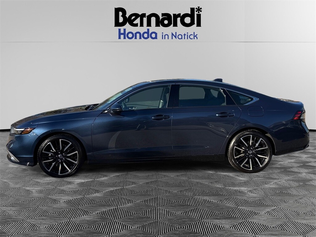 2025 Honda Accord Hybrid Touring photo 2