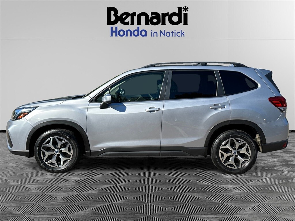 2020 Subaru Forester Premium photo 4