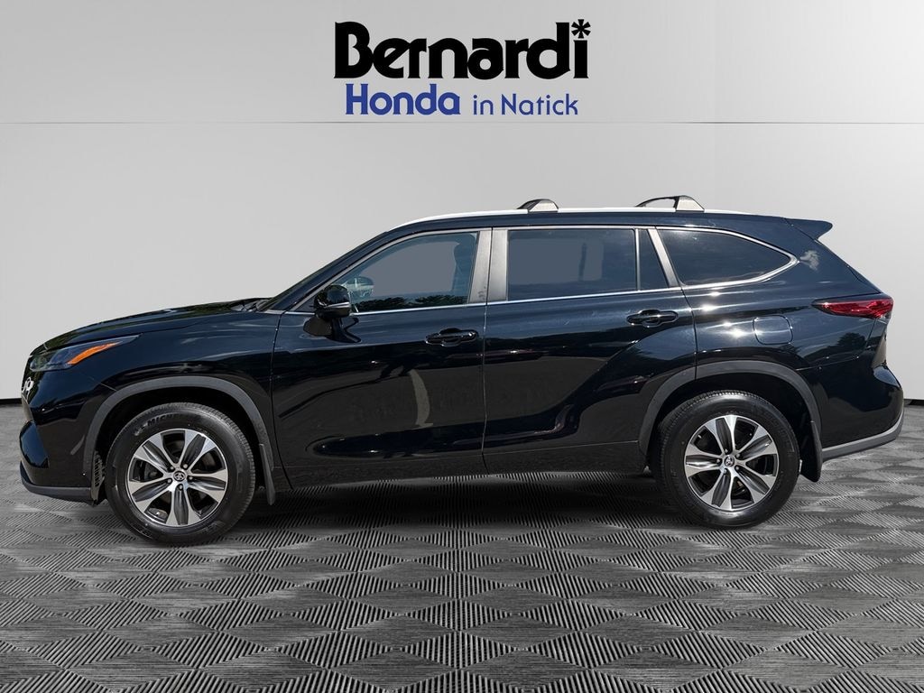 Used 2023 Toyota Highlander XLE SUV