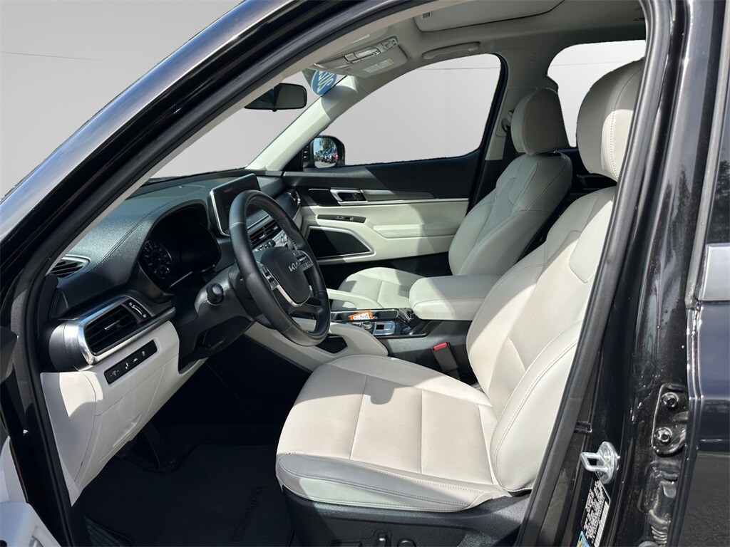 2022 Kia Telluride S photo 3
