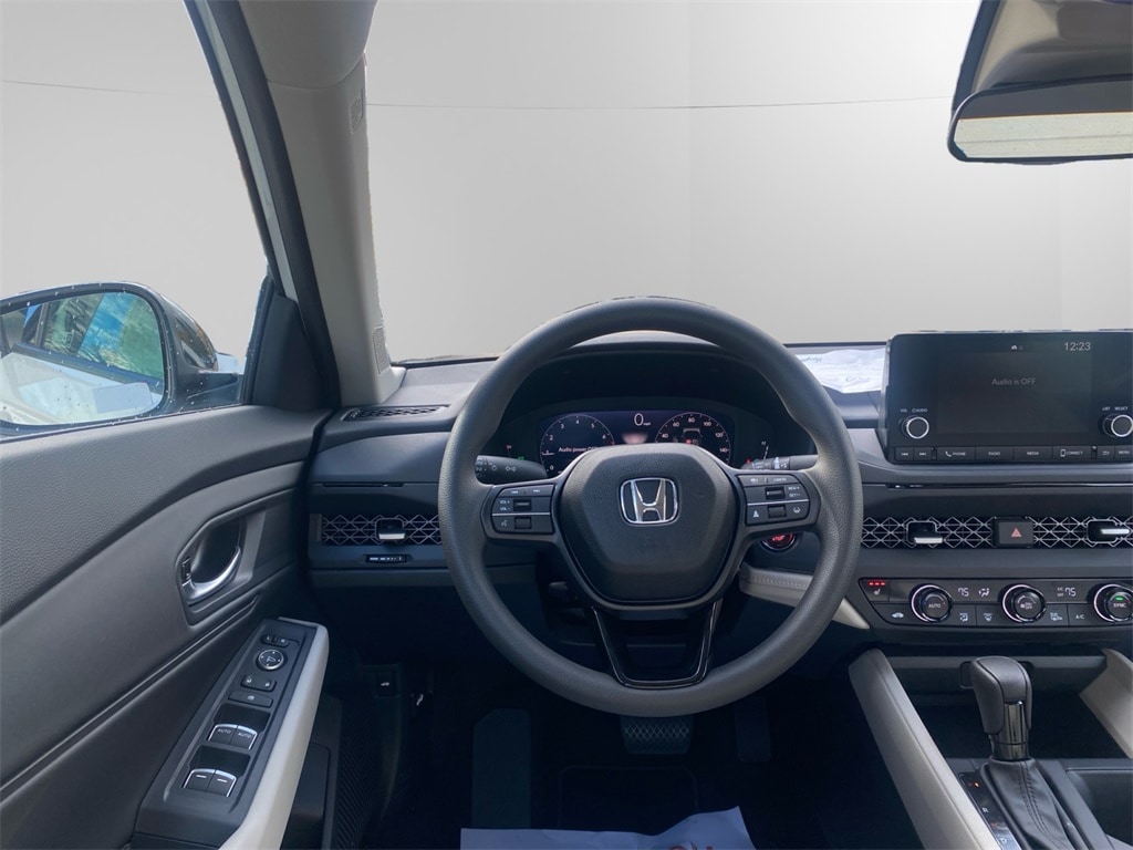 2025 Honda Accord SE - Photo 13