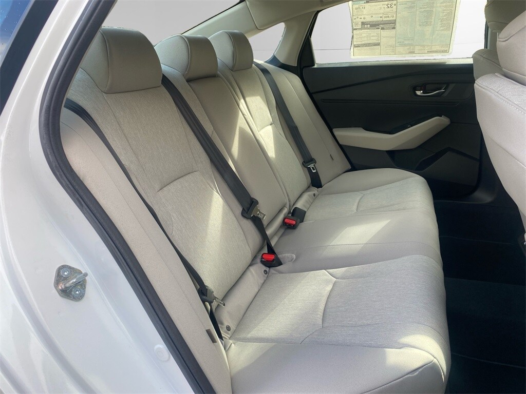 2025 Honda Accord SE - Photo 16