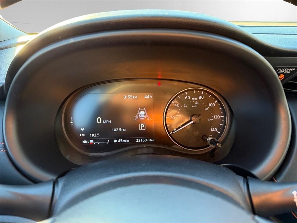 2022 Nissan Kicks SR photo 2