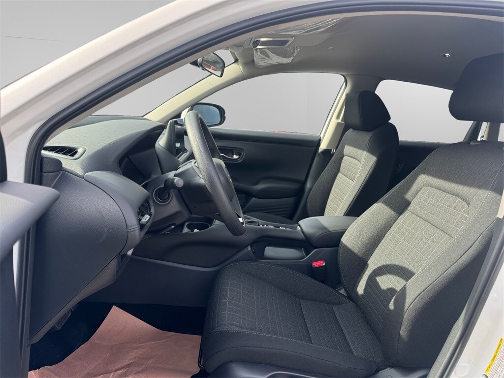 2026 Honda HR-V LX photo 3