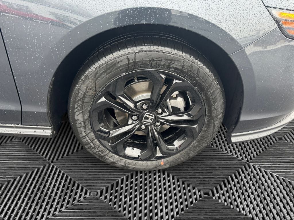 2025 Honda Accord SE - Photo 14