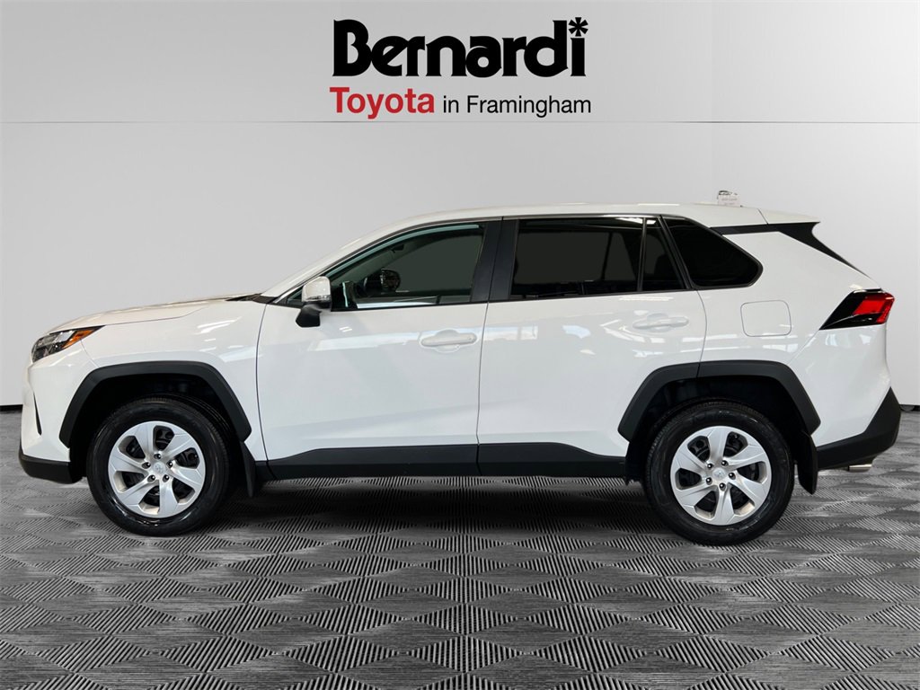 2023 Toyota RAV4 LE photo 2
