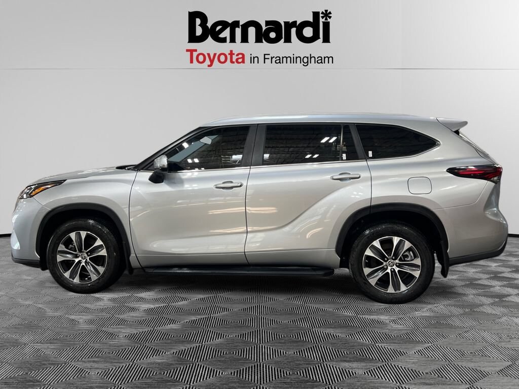 Used 2024 Toyota Highlander XLE SUV