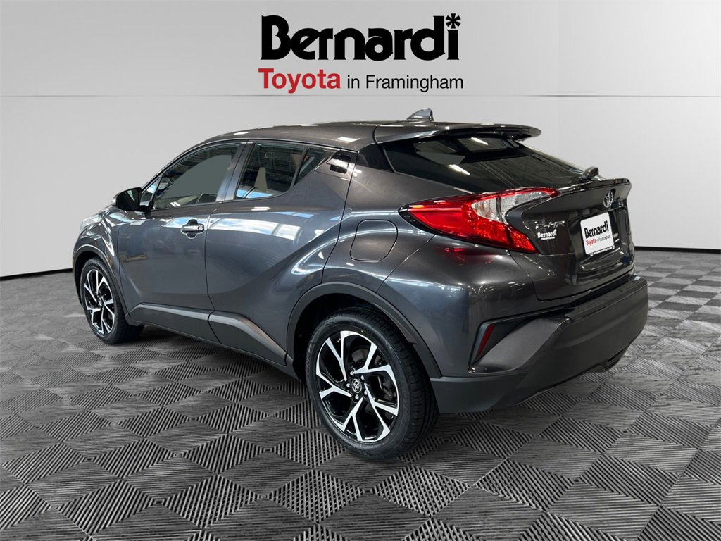 2019 Toyota C-HR XLE photo 3