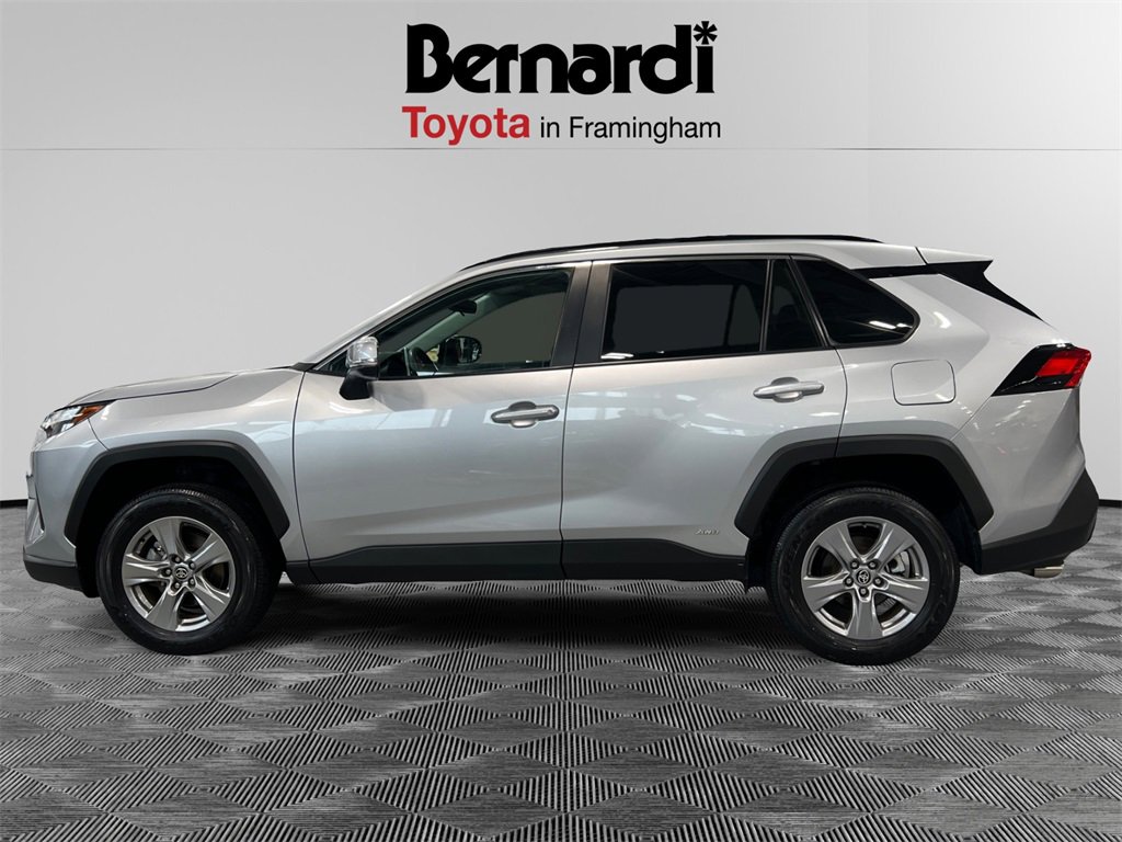 2024 Toyota RAV4 Hybrid XLE photo 2