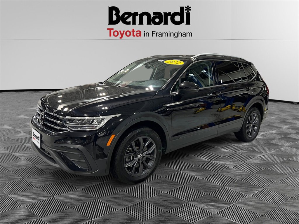 2022 Volkswagen Tiguan SE's photo