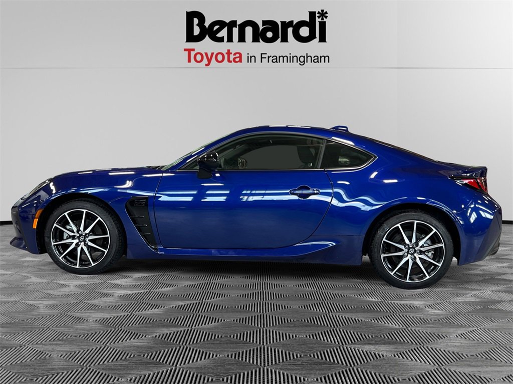 2025 Toyota GR86 Base photo 2