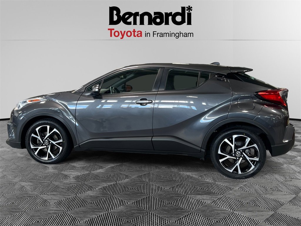 2019 Toyota C-HR XLE photo 2