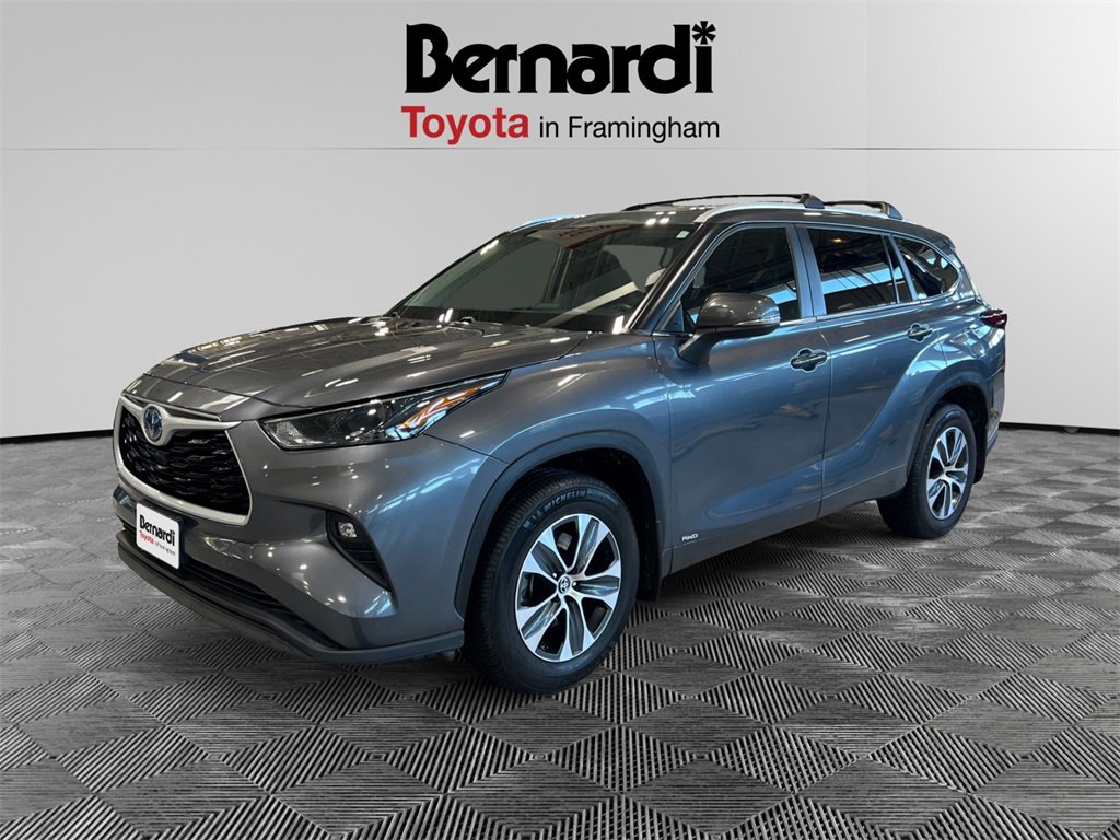 2024 Toyota Highlander XLE's photo