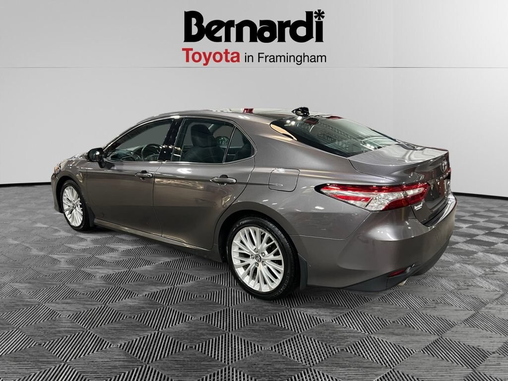 Used 2018 Toyota Camry XLE V6 Sedan