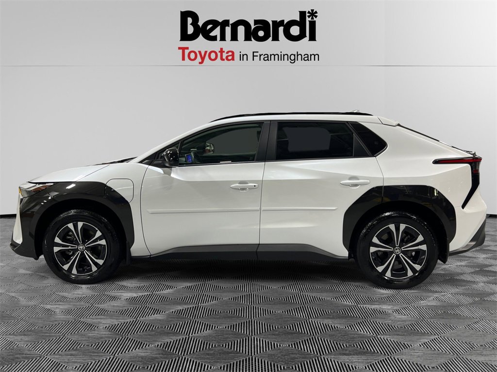2023 Toyota bZ4X XLE photo 2