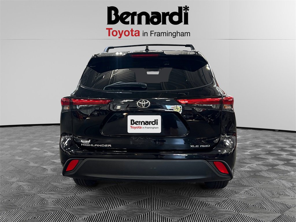 2023 Toyota Highlander XLE photo 4