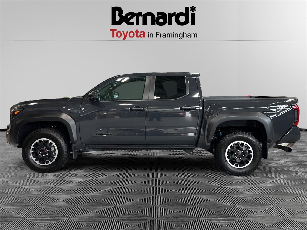 2024 Toyota Tacoma TRD Off-Road photo 2