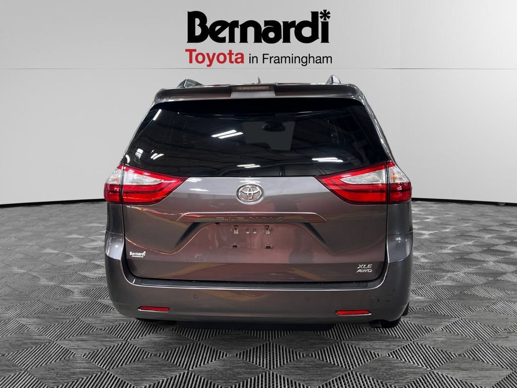 Used 2018 Toyota Sienna XLE 7 Passenger Van Passenger Van