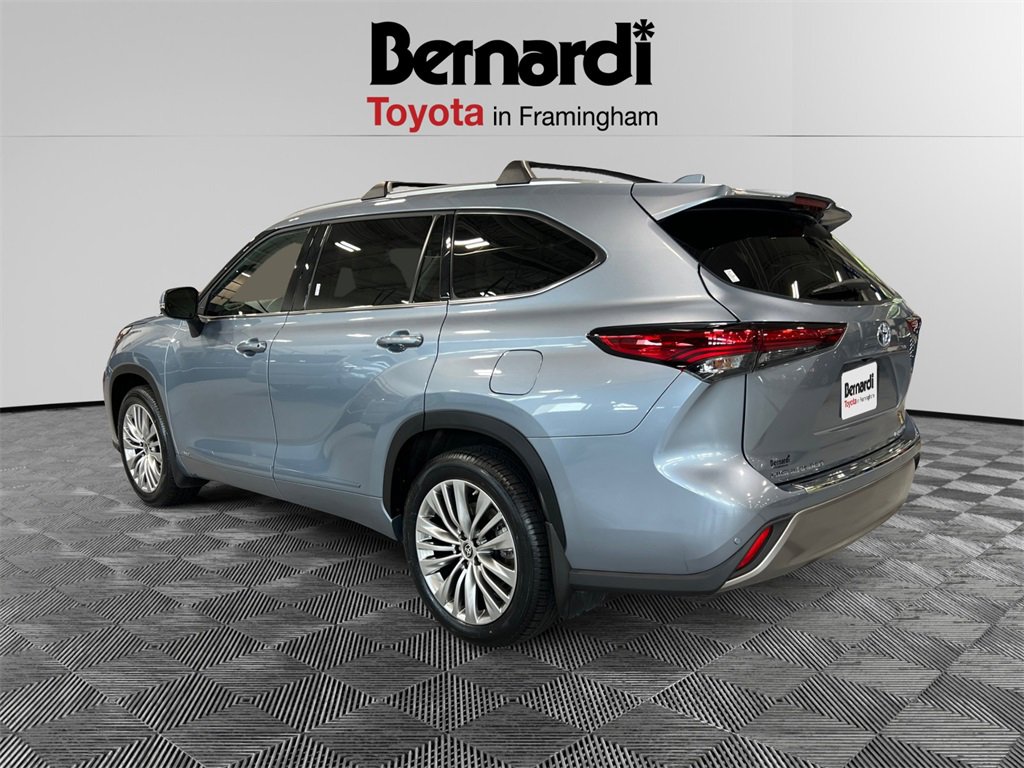 2022 Toyota Highlander Hybrid Platinum photo 3