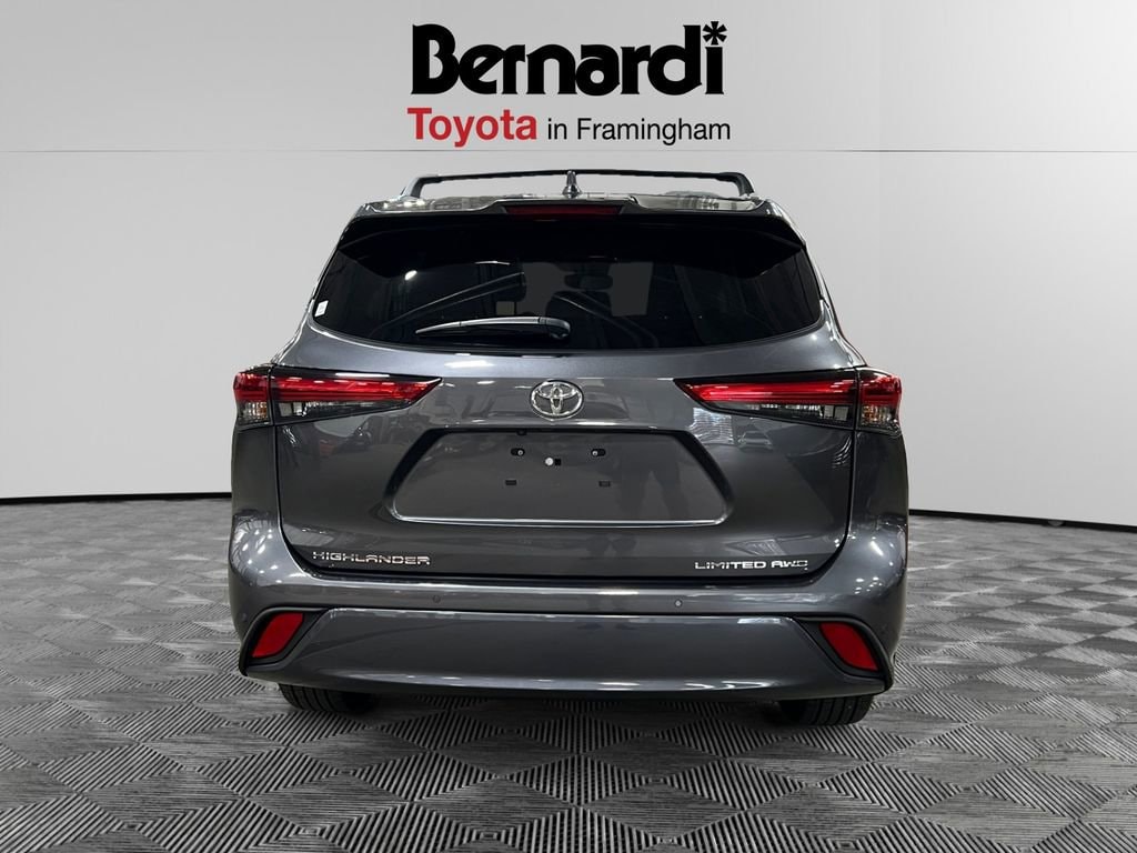Used 2023 Toyota Highlander SUV