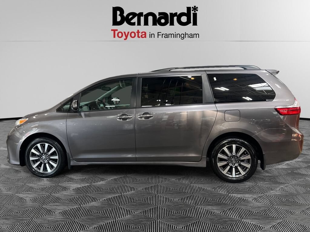 Used 2018 Toyota Sienna XLE 7 Passenger Van Passenger Van