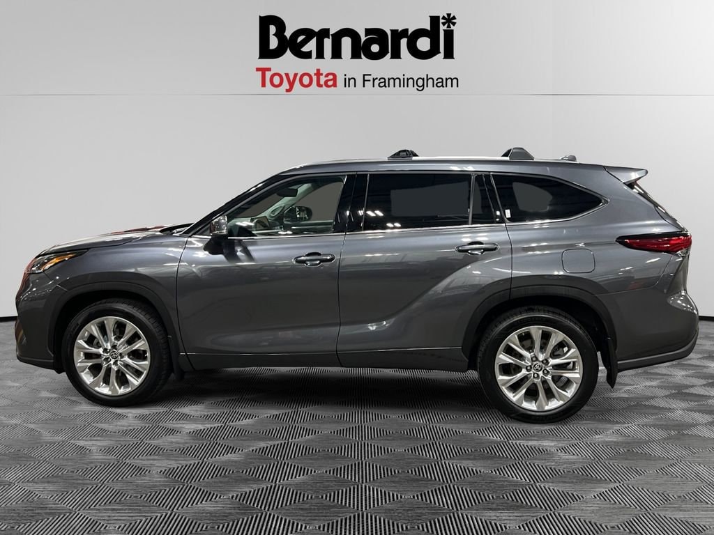 Used 2023 Toyota Highlander SUV