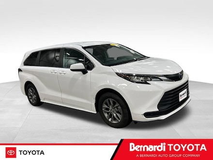2023 Toyota Sienna LE 8 Passenger Van Passenger Van