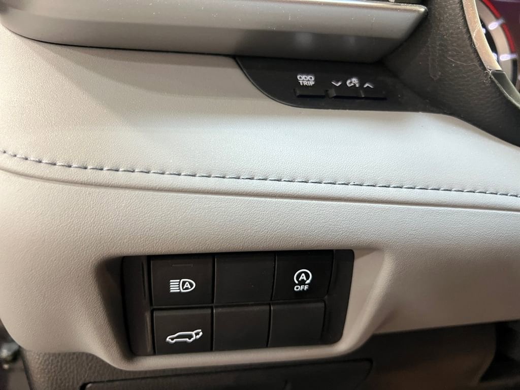 2023 Toyota Highlander XLE - Photo 25
