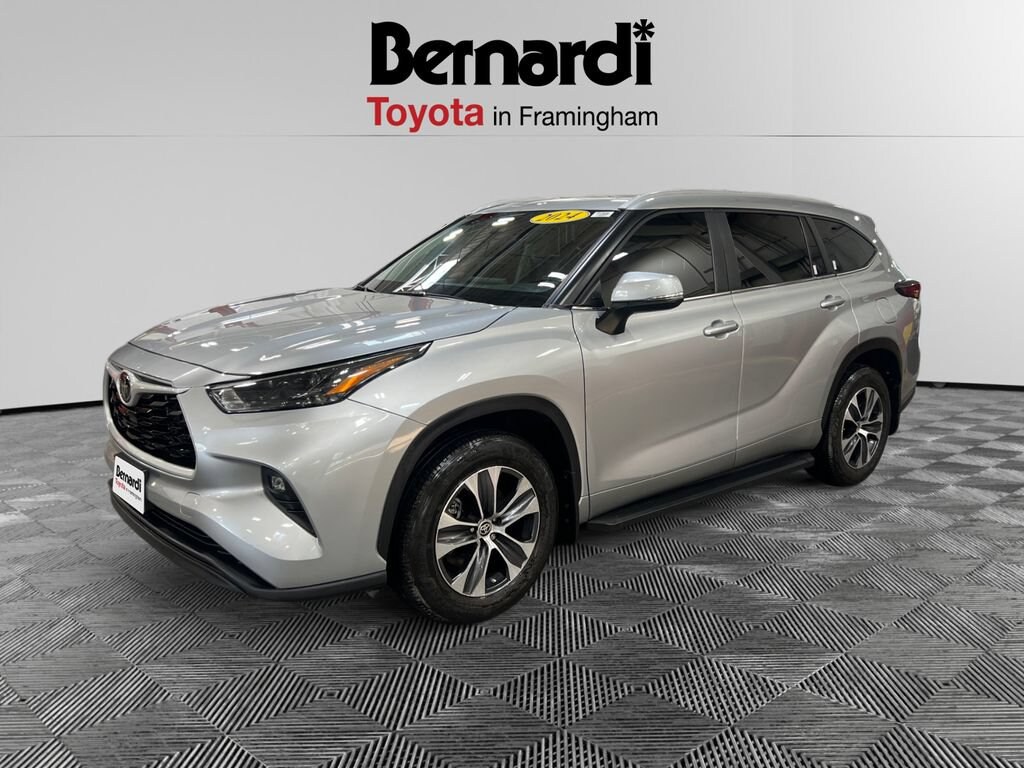 Used 2024 Toyota Highlander XLE SUV
