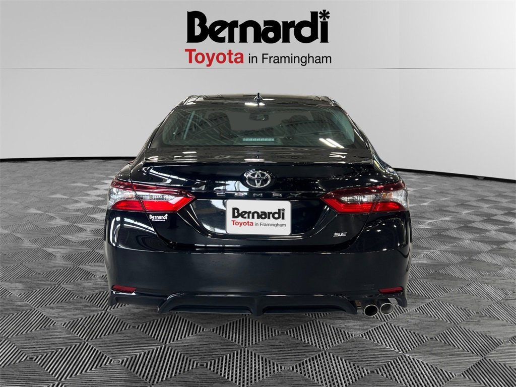 2022 Toyota Camry SE photo 4