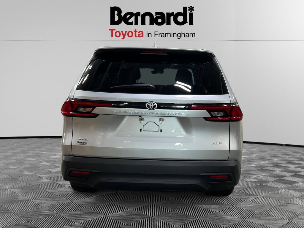 Used 2025 Toyota Grand Highlander XLE SUV