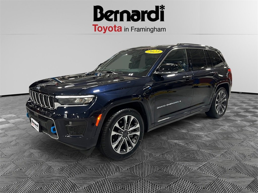 2023 Jeep Grand Cherokee Overland 4xe's photo