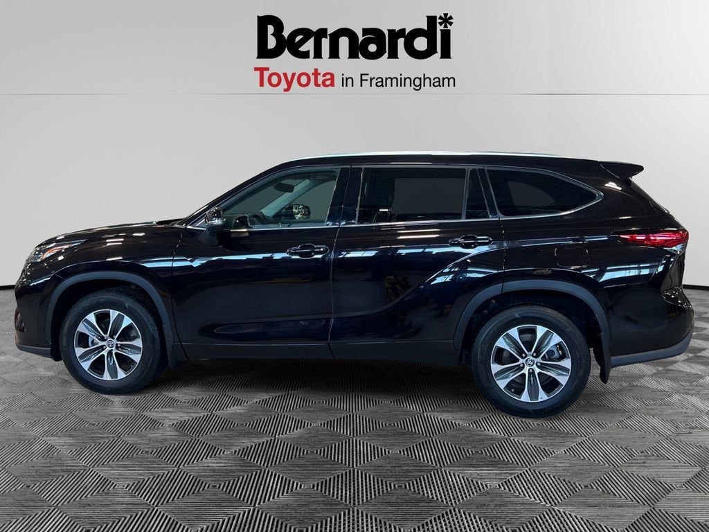 Used 2021 Toyota Highlander XLE SUV